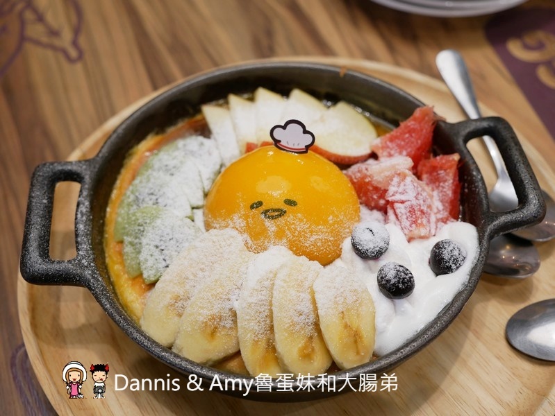 《台中主題餐廳推薦》蛋黃哥五星主廚餐廳台中旗艦店。期間限定聖誕大餐超好吃,環境好好拍還有兩層樓高旋轉溜滑梯可以玩︱親子友善餐廳聚餐首選（影片）