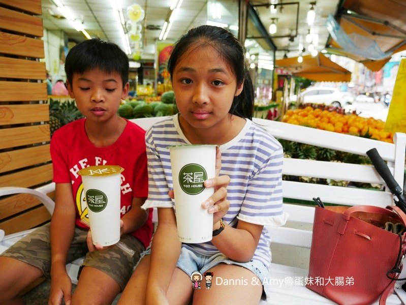 《新竹飲料店推薦》茶屋 TEA HOUSE。一生懸命黑白珍珠奶茶。下午茶時段指定飲料買一送一。消費免費玩夾娃娃機︱影片