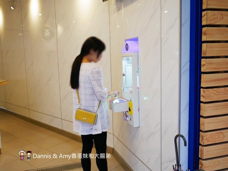 《新竹飲料店推薦》茶屋 TEA HOUSE。一生懸命黑白珍珠奶茶。下午茶時段指定飲料買一送一。消費免費玩夾娃娃機︱影片