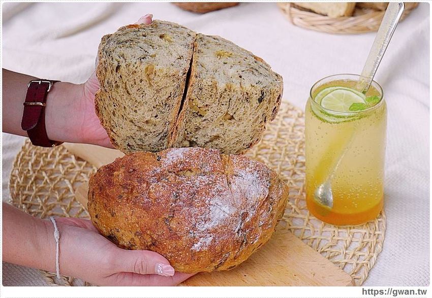 一周只賣四天的比臉大麵包，結合在地食材超有料，還有神秘隱藏版賣完等明年！！