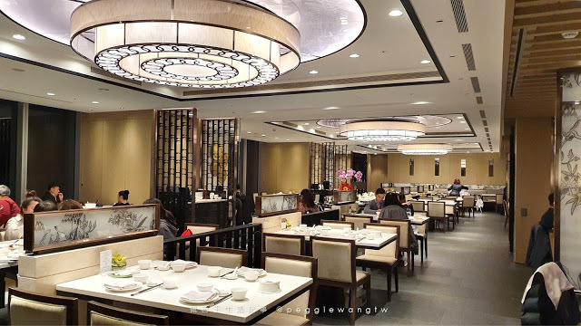 台北六福萬怡-粵亮廣式料理_佩吉王生活記事 台北六福萬怡『粵亮』廣式料理:不只烤鴨!乾炒牛河.仙翁冰糖燉水梨.創意甜點完美加分/南港美食