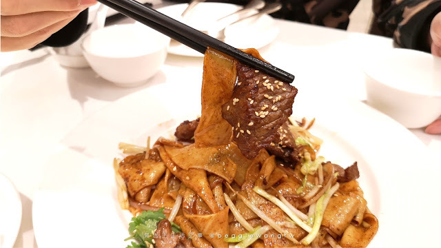 台北六福萬怡-粵亮廣式料理_佩吉王生活記事 台北六福萬怡『粵亮』廣式料理:不只烤鴨!乾炒牛河.仙翁冰糖燉水梨.創意甜點完美加分/南港美食