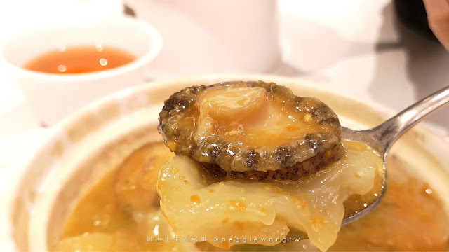 台北六福萬怡-粵亮廣式料理_佩吉王生活記事 台北六福萬怡『粵亮』廣式料理:不只烤鴨!乾炒牛河.仙翁冰糖燉水梨.創意甜點完美加分/南港美食