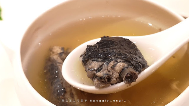 台北六福萬怡-粵亮廣式料理_佩吉王生活記事 台北六福萬怡『粵亮』廣式料理:不只烤鴨!乾炒牛河.仙翁冰糖燉水梨.創意甜點完美加分/南港美食