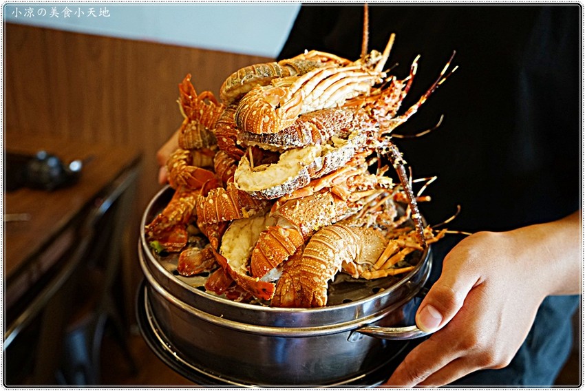 隱藏在台中海線的奢華鬥鬥龍海鮮龍蝦鍋,限量推出!龍蝦山該從那一隻下手啊? - 小凉的美食小天地