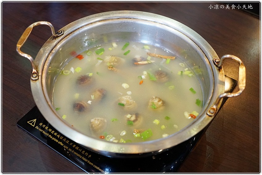 隱藏在台中海線的奢華鬥鬥龍海鮮龍蝦鍋,限量推出!龍蝦山該從那一隻下手啊? - 小凉的美食小天地