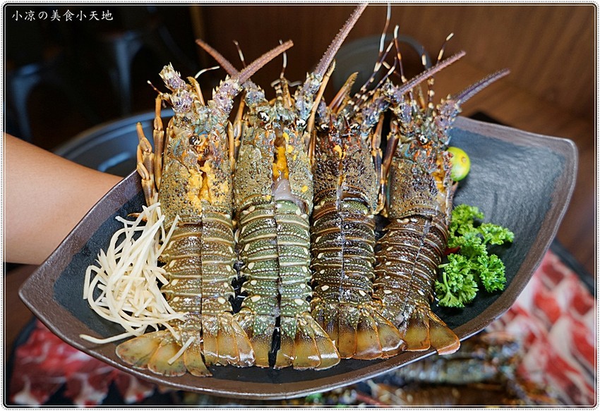 隱藏在台中海線的奢華鬥鬥龍海鮮龍蝦鍋,限量推出!龍蝦山該從那一隻下手啊? - 小凉的美食小天地