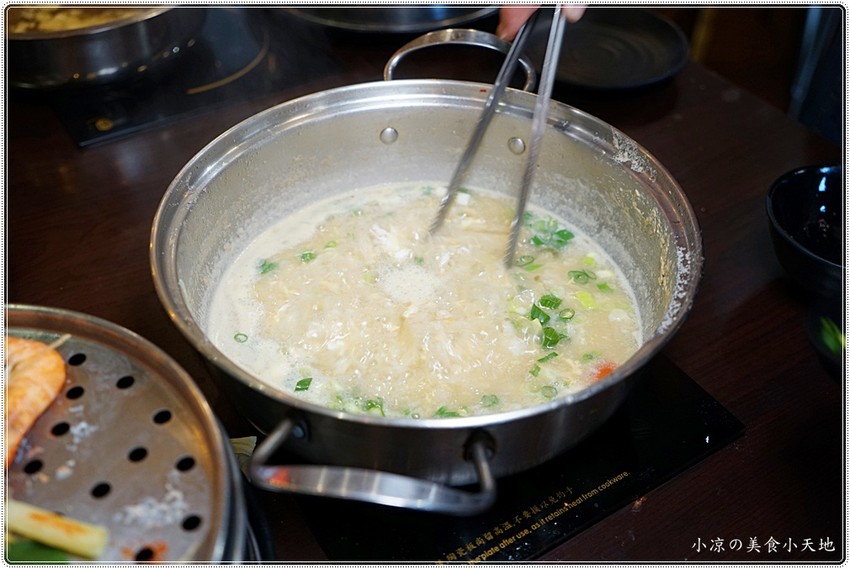 隱藏在台中海線的奢華鬥鬥龍海鮮龍蝦鍋,限量推出!龍蝦山該從那一隻下手啊? - 小凉的美食小天地