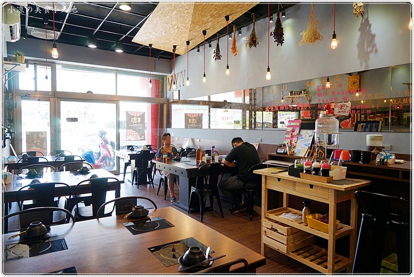 隱藏在台中海線的奢華鬥鬥龍海鮮龍蝦鍋,限量推出!龍蝦山該從那一隻下手啊? - 小凉的美食小天地