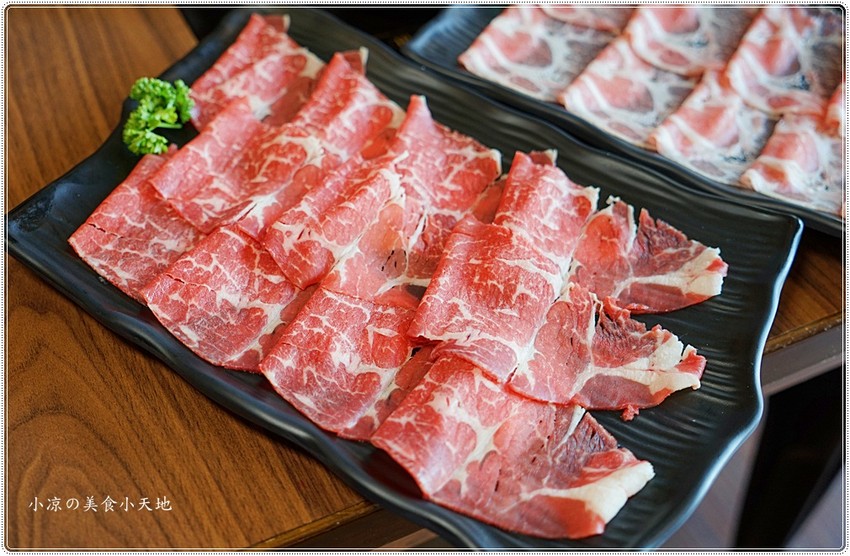 隱藏在台中海線的奢華鬥鬥龍海鮮龍蝦鍋,限量推出!龍蝦山該從那一隻下手啊? - 小凉的美食小天地