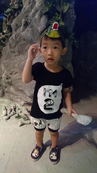 侏儸紀X恐龍樂園(高雄場):高雄駁二~侏儸紀X恐龍樂園~紅色警報!!恐龍真的來了~乘坐恐龍骨頭車前往失落的世界~展期6/30-9/02