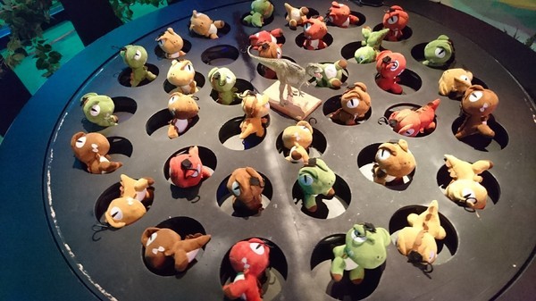 侏儸紀X恐龍樂園(高雄場):高雄駁二~侏儸紀X恐龍樂園~紅色警報!!恐龍真的來了~乘坐恐龍骨頭車前往失落的世界~展期6/30-9/02