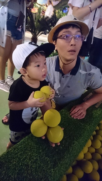 侏儸紀X恐龍樂園(高雄場):高雄駁二~侏儸紀X恐龍樂園~紅色警報!!恐龍真的來了~乘坐恐龍骨頭車前往失落的世界~展期6/30-9/02