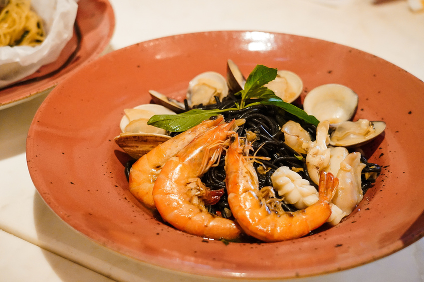 高雄泰式料理BoBo Rose Coffee 森林系絕美華麗風 慶生聚會餐廳 泰式奶茶 雞肉炸春捲 必點14.jpg 高雄泰式料理BoBo Rose Coffee 森林系絕美華麗風 慶生聚會餐廳 泰式奶茶 雞肉炸春捲 必點14.jpg