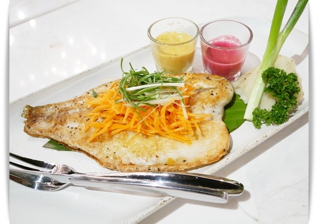 森林系「BoboRose Coffee」在花園裡享用泰式料理 ❤