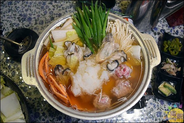 御三家(西屯寧夏店):台中文青風日式餐盒《小心肝便當》一組四層雙人同享只要280!