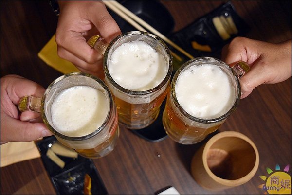 御三家(西屯寧夏店):台中文青風日式餐盒《小心肝便當》一組四層雙人同享只要280!