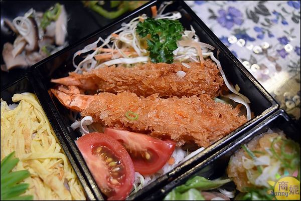 御三家(西屯寧夏店):台中文青風日式餐盒《小心肝便當》一組四層雙人同享只要280!