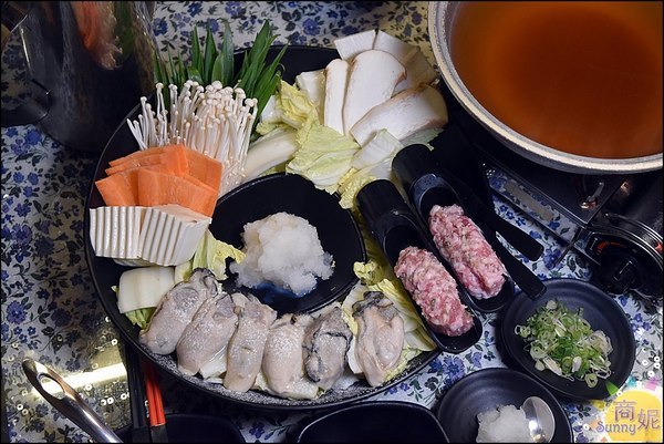 御三家(西屯寧夏店):台中文青風日式餐盒《小心肝便當》一組四層雙人同享只要280!