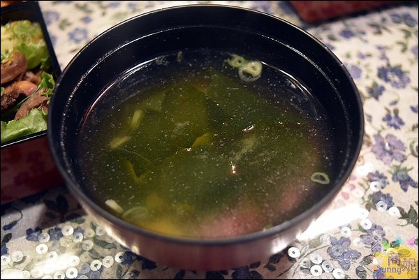 御三家(西屯寧夏店):台中文青風日式餐盒《小心肝便當》一組四層雙人同享只要280!