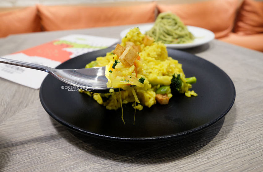 台中北屯│布佬廚房台中新都店-台北人氣西式創意蔬食展店台中大坑 - 藍色起士的美食主義