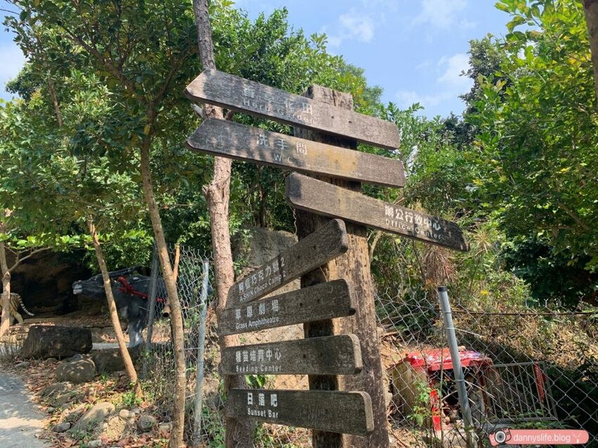 阿信巧克力農場 │屏東景點•寵物友善•喝可可茶餵梅花鹿 - 丹尼的吃喝玩樂