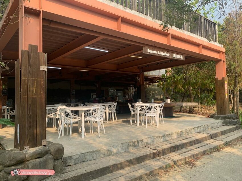 阿信巧克力農場 │屏東景點•寵物友善•喝可可茶餵梅花鹿 - 丹尼的吃喝玩樂