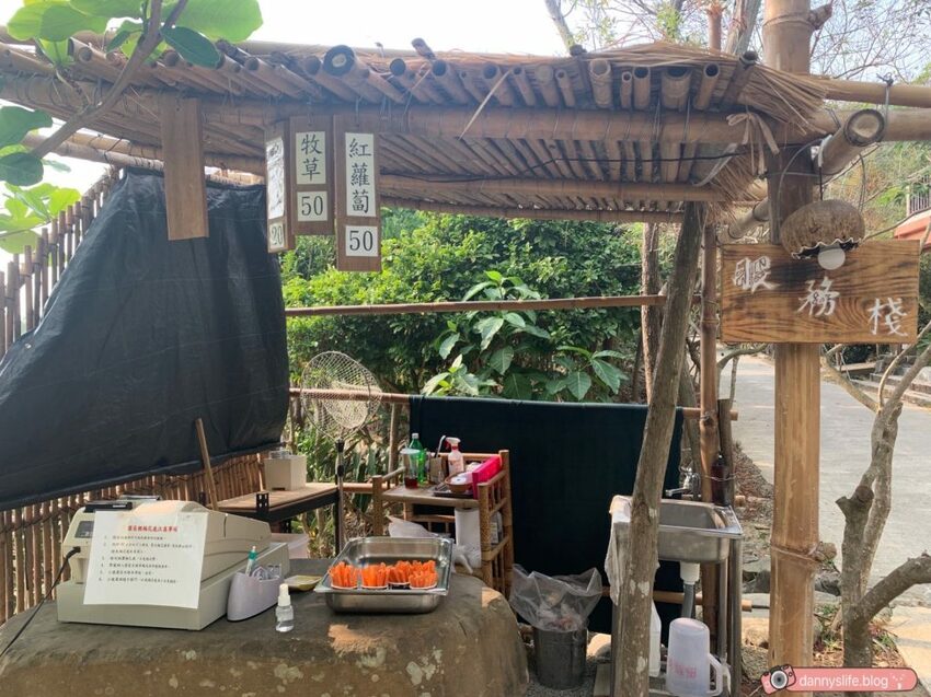 阿信巧克力農場 │屏東景點•寵物友善•喝可可茶餵梅花鹿 - 丹尼的吃喝玩樂