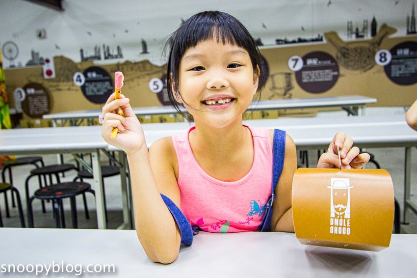 【屏東景點】墾丁親子景點|阿信巧克力農場~巧克力生態DIY、夜探梅花鹿,餵小鹿喝奶,好玩有趣的親子生態體驗