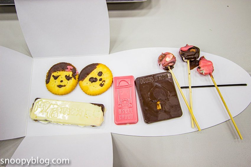 【屏東景點】墾丁親子景點|阿信巧克力農場~巧克力生態DIY、夜探梅花鹿,餵小鹿喝奶,好玩有趣的親子生態體驗