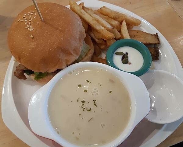 台中逢甲-濰克早午餐