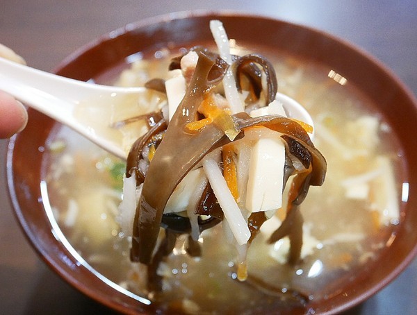 皇宸饌小籠湯包(向上店):皇宸饌小籠湯包-台中西區小吃 主打湯包蒸餃 銅板價格輕鬆享用 誰要來挑戰幸福全餐 絕對飽到走不動