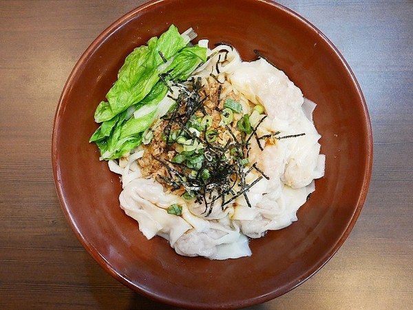 皇宸饌小籠湯包(向上店):皇宸饌小籠湯包-台中西區小吃 主打湯包蒸餃 銅板價格輕鬆享用 誰要來挑戰幸福全餐 絕對飽到走不動