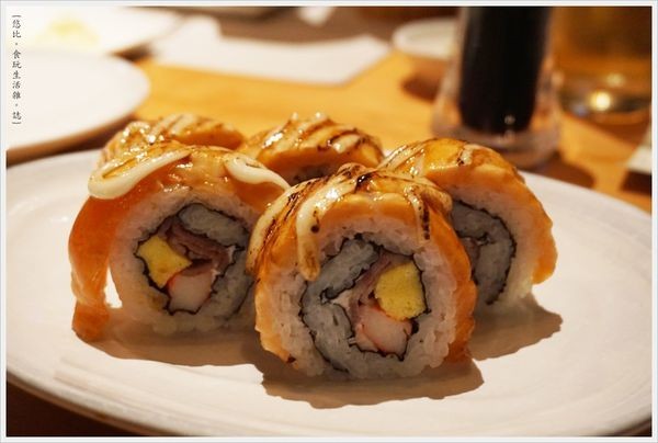 一笈壽司-118-鮭魚牛肉捲.JPG