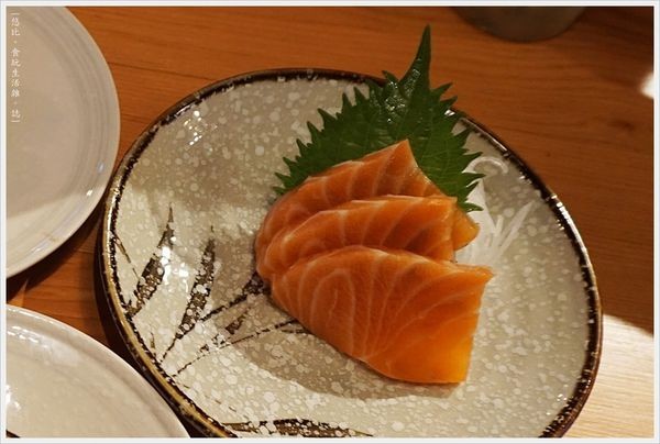 一笈壽司-29-鮭魚一品刺身.JPG