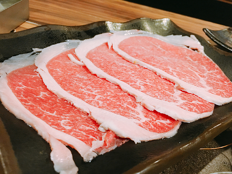 戰醬燒肉,吃到飽,公館吃到飽,琥珀蝦,我不是他媽媽,澳洲和牛,日本和牛,現撈海鮮,厚切牛排,公館商圈,師大夜市,陳三鼎,青蛙撞奶,自來水園區