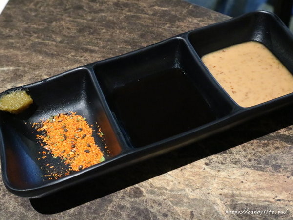 花吧 Flower8:台中美食│花吧 flower8〃超美香草火鍋,將食用花倒入鍋中,繽紛創意,顛覆你的想像~