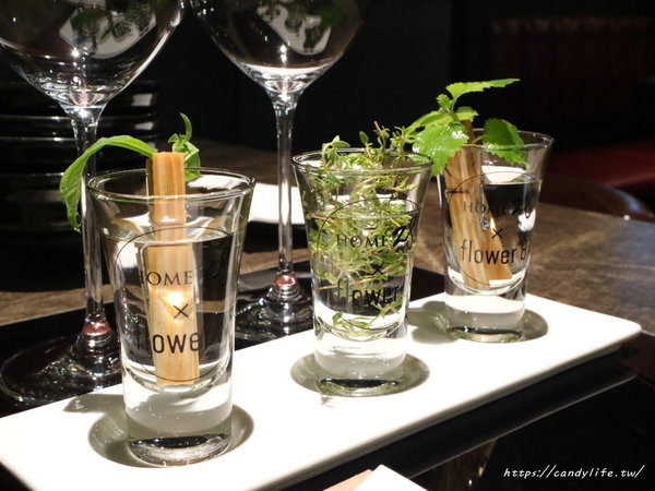 花吧 Flower8:台中美食│花吧 flower8〃超美香草火鍋,將食用花倒入鍋中,繽紛創意,顛覆你的想像~