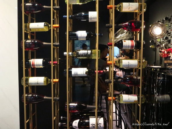 花吧 Flower8:台中美食│花吧 flower8〃超美香草火鍋,將食用花倒入鍋中,繽紛創意,顛覆你的想像~