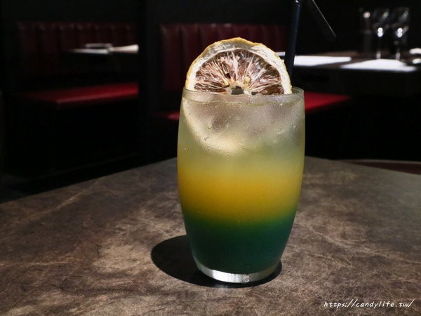 花吧 Flower8:台中美食│花吧 flower8〃超美香草火鍋,將食用花倒入鍋中,繽紛創意,顛覆你的想像~