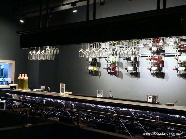 花吧 Flower8:台中美食│花吧 flower8〃超美香草火鍋,將食用花倒入鍋中,繽紛創意,顛覆你的想像~