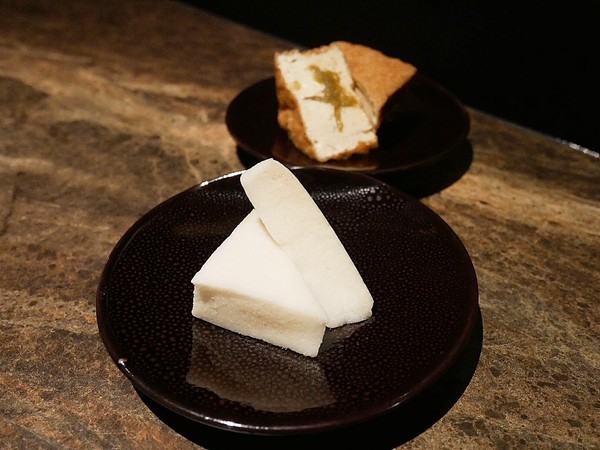 花吧Flower8：花吧 Flower8-台中西屯區特色鍋物  花草入鍋同時滿足視覺和味覺  套餐式火鍋吃飽又吃巧  還有調酒可以搭配超新奇