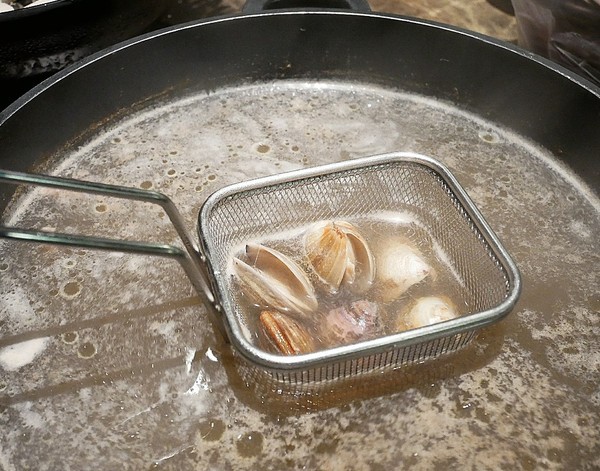 花吧Flower8：花吧 Flower8-台中西屯區特色鍋物  花草入鍋同時滿足視覺和味覺  套餐式火鍋吃飽又吃巧  還有調酒可以搭配超新奇