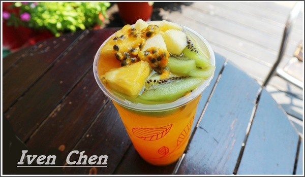 茶朵儿果汁飲品專賣店(富崗旗艦店)：《桃園飲料果汁推薦》吃冰也要健康美味/滿溢的清涼/冰糖甜湯/新鮮水果現作/天然食材/CP質最高境界的冰品店-『茶朵ㄦ果汁飲品專賣店』