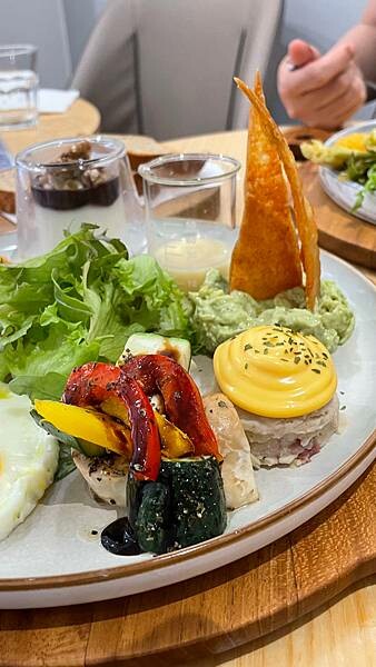 品味全天早午餐，享受愜意時光，就在桃園藝文特區成真咖啡！