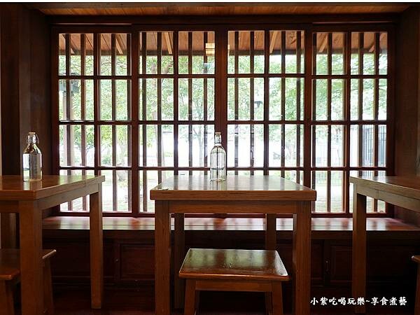 成真咖啡桃園藝文町店-內用環境 (5).jpg
