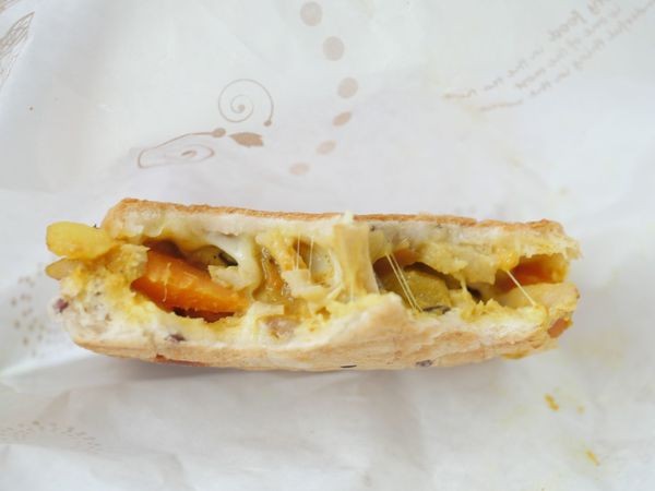 (已歇業)台中。美食:素食版五星主廚快餐車來囉!!甲菜蔬食,料多味美的古巴三明治,一吃就上癮,每日限量完售就沒囉~