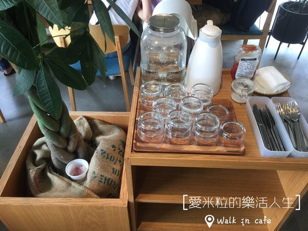 Walk in cafe_190520_0043.jpg