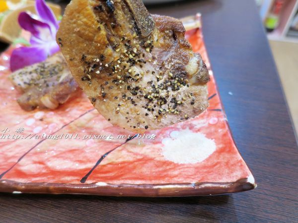 和田壽司((六和創始店))：和田壽司 / 高雄六合店 / 定食價格親民 / 焦糖炙燒握壽司很有特色 / 愛評體驗券