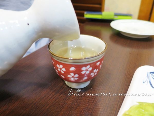 和田壽司((六和創始店))：和田壽司 / 高雄六合店 / 定食價格親民 / 焦糖炙燒握壽司很有特色 / 愛評體驗券